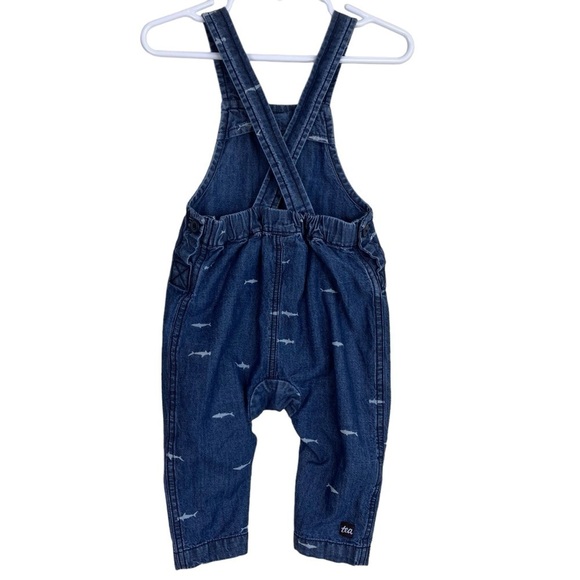 Tea Collection 100% Cotton Shark Print Denim Overalls Snap Closure Size 9-12 Mo - Picture 4 of 16